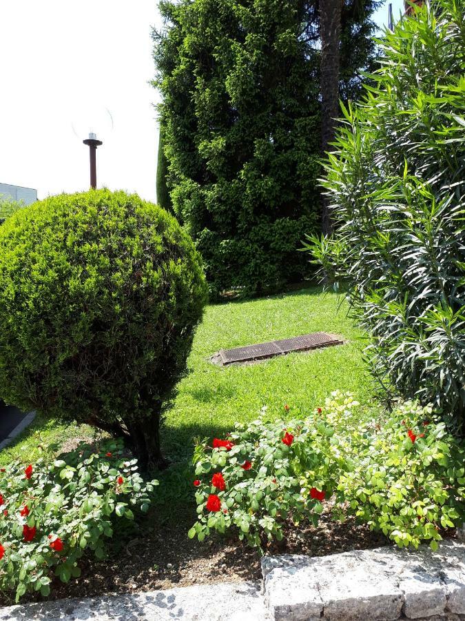 Il Glicine Sul Garda Appartamento Turistico Peschiera del Garda Eksteriør billede